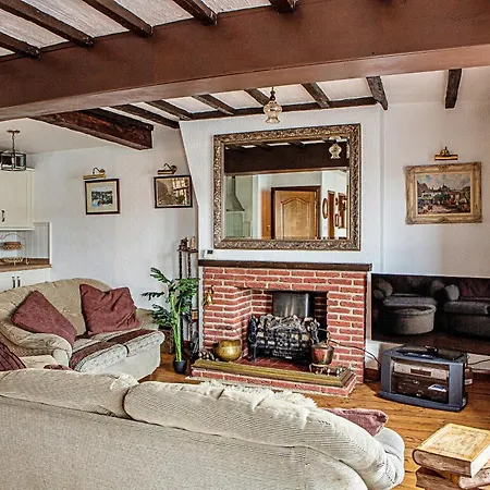 Finest Retreats - Ukulele Whitby