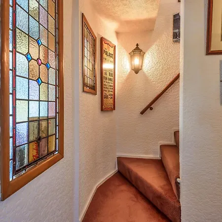 Finest Retreats - Ukulele *